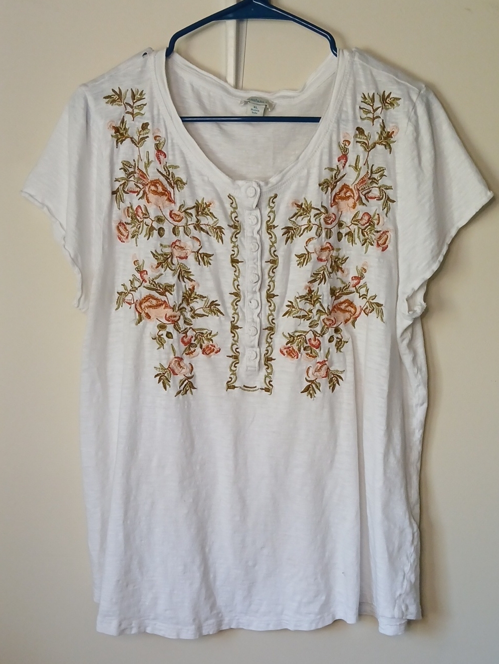 White Embroidered Floral Scoop Neck Women's Top